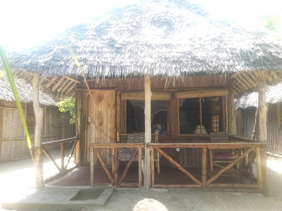 Ushongo Beach Bandas Pangani Bagian luar foto