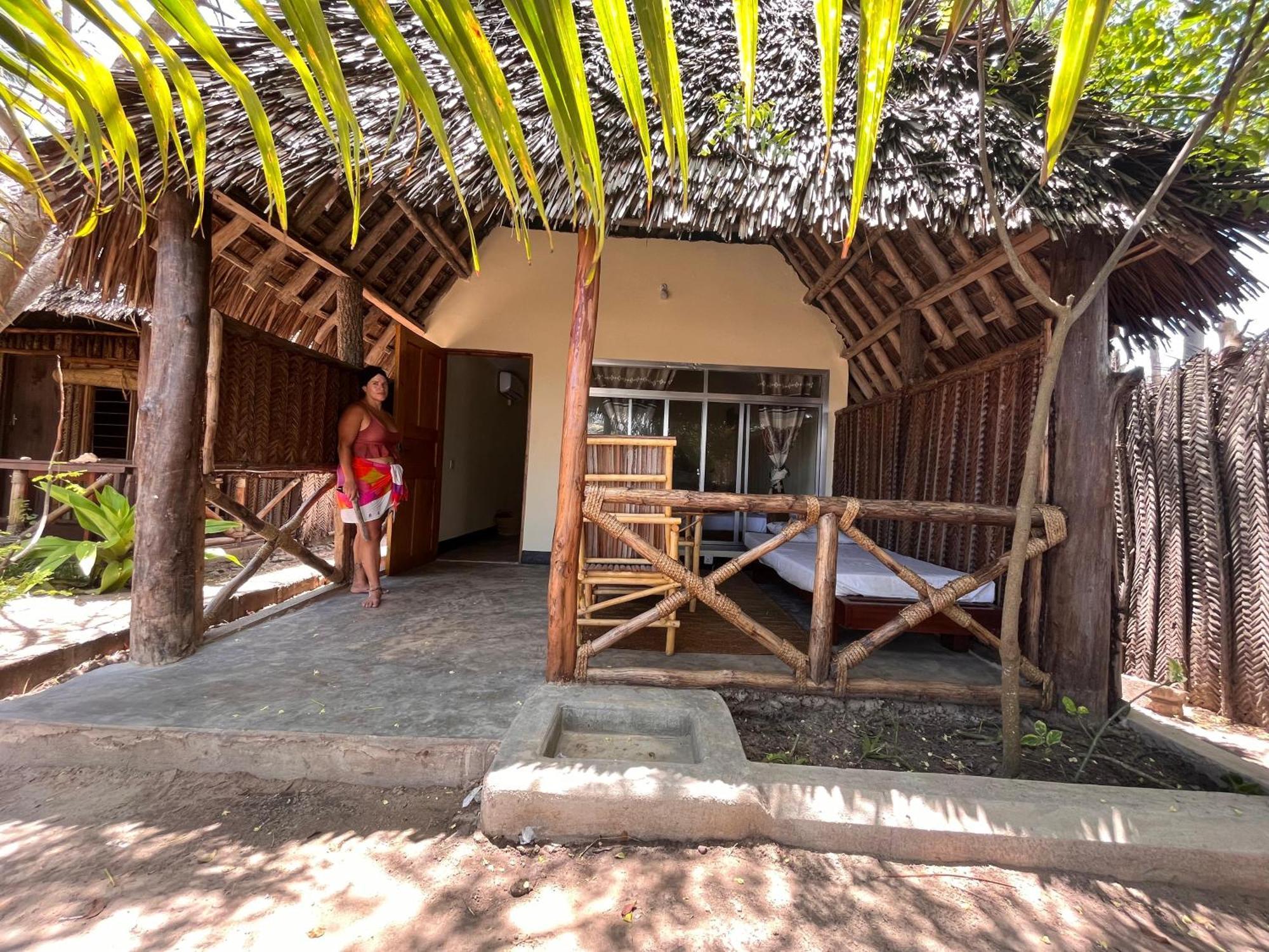 Ushongo Beach Bandas Pangani Bagian luar foto